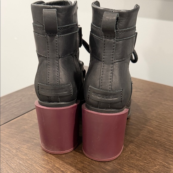 Black and Red Women's Ankle Boots SOREL - Picture 6 of 10